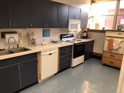 Image of the kitchen at Thorntown Public Library